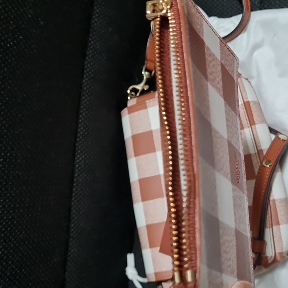 BNWT Oroton Brown and white check Crossbody bag with matching wallet. - Picture 3 of 4
